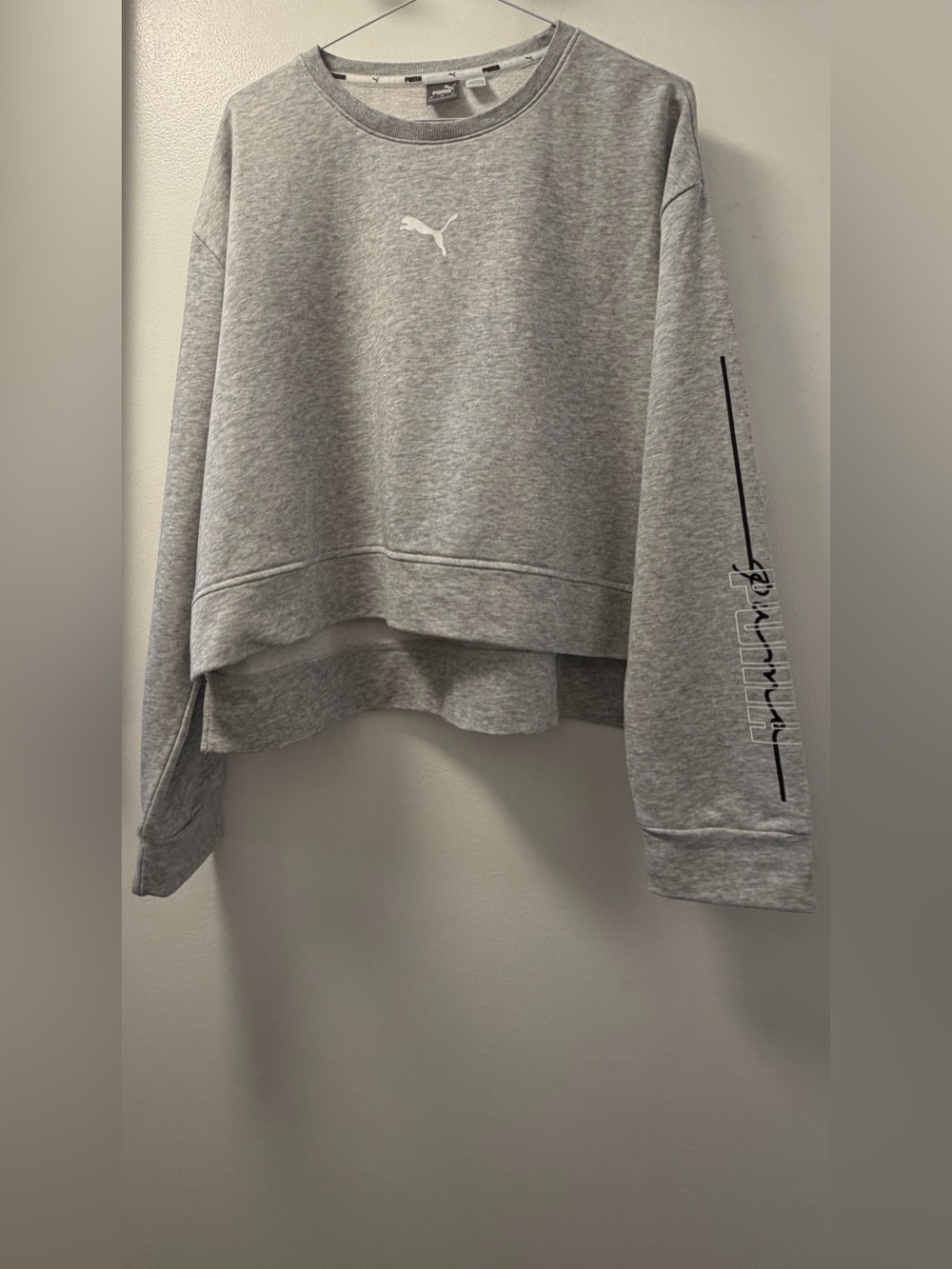 NWOT PUMA Gray High-Low Cropped Crewneck Logo Sweatshirt XL